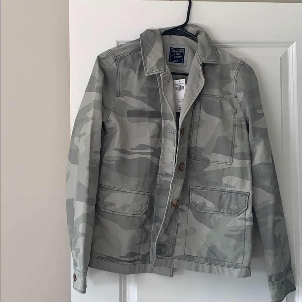 NEVER WORN Abercrombie field jacket